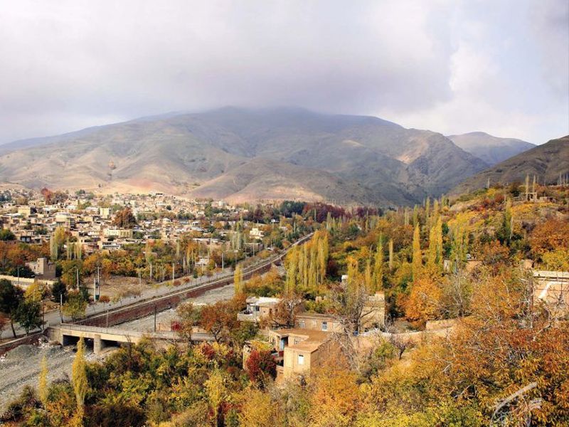 خانه ویلایی در شهر درود - خرید ملک در زبرخان، درود